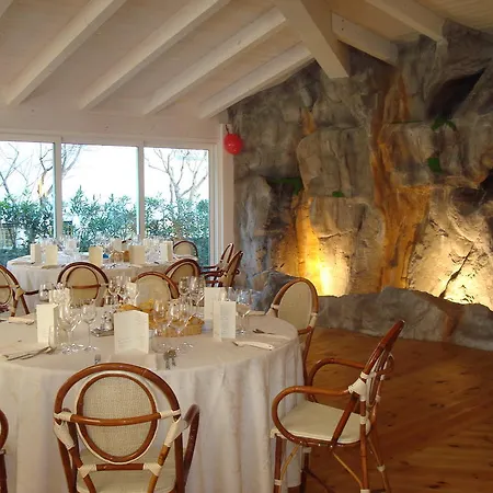 Ristorante Lanterna فندق 3*