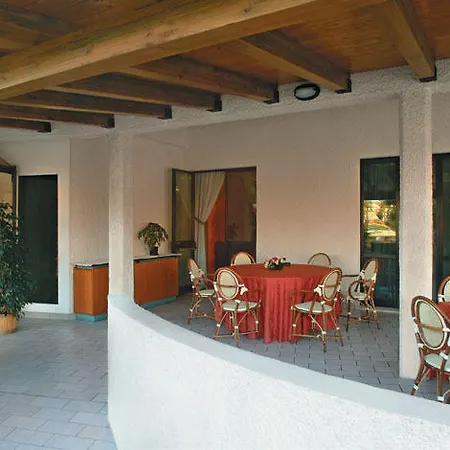 Ristorante Lanterna فندق 3*