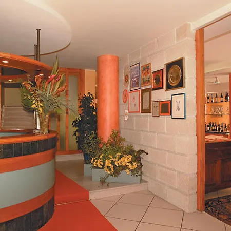 Ristorante Lanterna 호텔